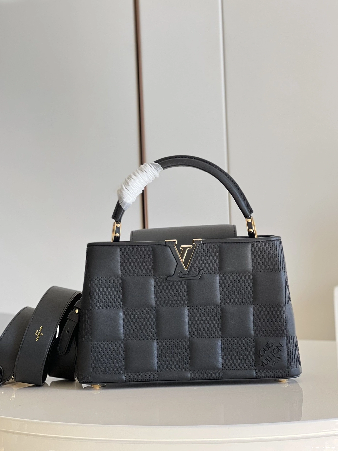 Official oldcobbler CAPUCINES VUITTON LOUIS MM 0722